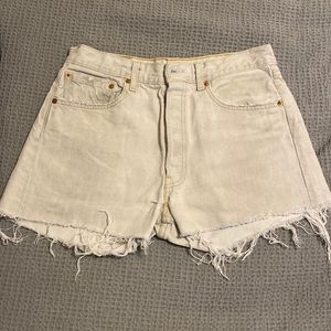 Levi light grey / blue denim cut offs